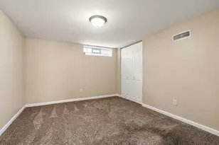 3011 Franklin Ave, Highland, IN 46322 - Photo 16