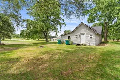 105 E Arlington Avenue, North Judson, IN 46366 - Photo 14