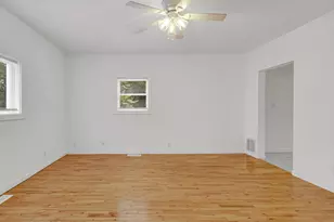 555 Locust St, Valparaiso, IN 46383 - Photo 2