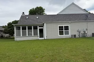 9247 Norris Dr, Hobart, IN 46342 - Photo 4