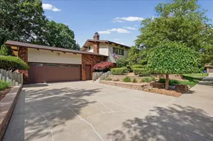 547 Heather Ln, Dyer, IN 46311 - Photo 2
