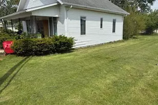 205 E Day St, Royal Center, IN 46978 - Photo 10