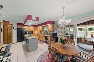 2606 Club Ct, Valparaiso, IN 46383 - Photo 8