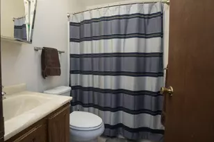 5196 Dolphin Ct, Portage, IN 46368 - Photo 14