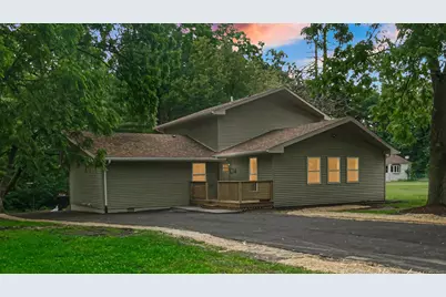 1014 E 63rd Place, Merrillville, IN 46410 - Photo 2