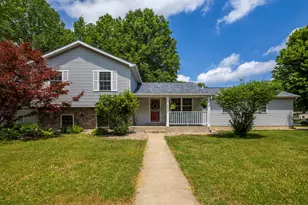 3624 Fairway Dr, Chesterton, IN 46304 - Photo 2