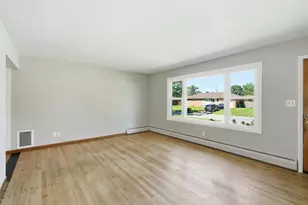 2725 Wells St, Lake Station, IN 46405 - Photo 4