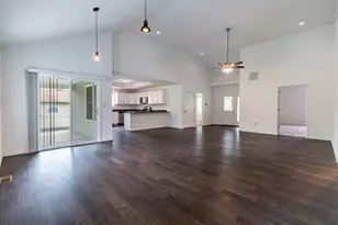 2352 Four Seasons Pkwy, Crown Point, IN 46307 - Photo 12