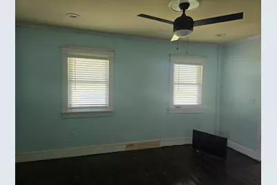 437 Jackson Street, Gary, IN 46402 - Photo 6