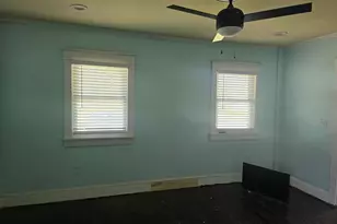 437 Jackson St, Gary, IN 46402 - Photo 6