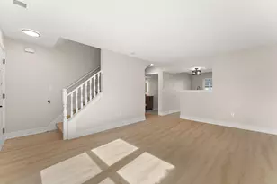 1011 Windsor Ln, Dyer, IN 46311 - Photo 2