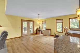 252 Bedford Cir, Valparaiso, IN 46383 - Photo 6