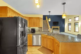 252 Bedford Cir, Valparaiso, IN 46383 - Photo 8