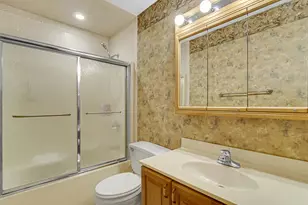 252 Bedford Cir, Valparaiso, IN 46383 - Photo 22