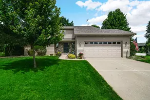252 Bedford Cir, Valparaiso, IN 46383 - Photo 1