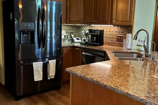 252 Bedford Cir, Valparaiso, IN 46383 - Photo 10