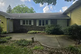 397 E 1300 N, Chesterton, IN 46304 - Photo 2