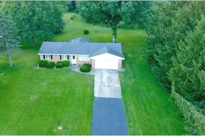 6266 N 900 E, New Carlisle, IN 46552 - Photo 2