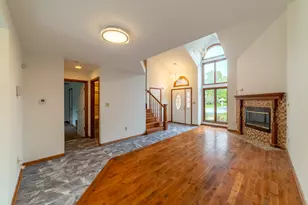 1494 Lake St, Hobart, IN 46342 - Photo 6