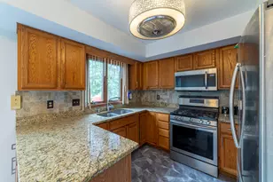 1494 Lake St, Hobart, IN 46342 - Photo 10