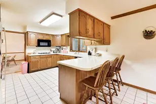 10330 Marlou Dr, Munster, IN 46321 - Photo 10