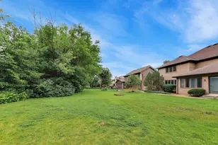 10330 Marlou Dr, Munster, IN 46321 - Photo 42