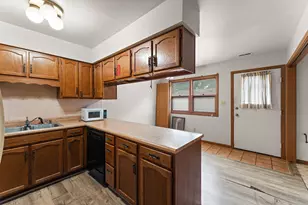928 Jordan Cir, Schererville, IN 46375 - Photo 8