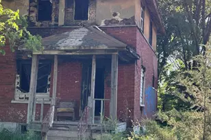 547 Madison St, Gary, IN 46402 - Photo 1