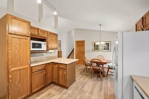 305 Elkwood Ct, Valparaiso, IN 46383 - Photo 8