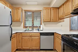 1500 W 96th Pl, Crown Point, IN 46307 - Photo 8