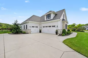 3357 Trentino Ct, Valparaiso, IN 46385 - Photo 4