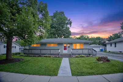 922 E Crestview Court, Crown Point, IN 46307 - Photo 2