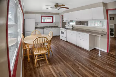 922 E Crestview Court, Crown Point, IN 46307 - Photo 12