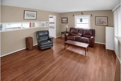 922 E Crestview Court, Crown Point, IN 46307 - Photo 8