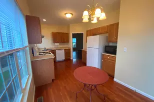 219 Prestwick Dr, Valparaiso, IN 46385 - Photo 6