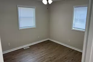 3851 Maple St, Hobart, IN 46342 - Photo 10