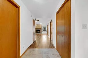 218 Summerhill Dr, Dyer, IN 46311 - Photo 4