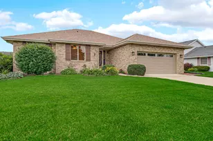 218 Summerhill Dr, Dyer, IN 46311 - Photo 2