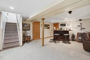 9008 Hess Dr, Highland, IN 46322 - Photo 14