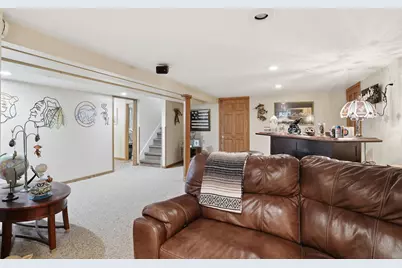 9008 Hess Drive, Highland, IN 46322 - Photo 16