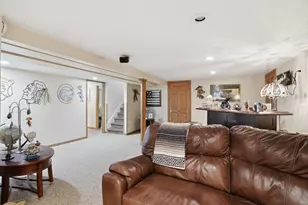 9008 Hess Dr, Highland, IN 46322 - Photo 16