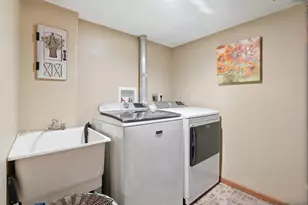 9008 Hess Dr, Highland, IN 46322 - Photo 20