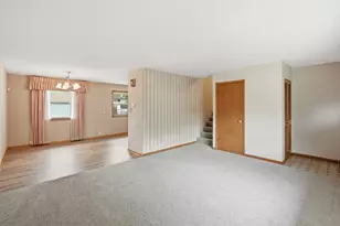 725 W 70th Ave, Merrillville, IN 46410 - Photo 8