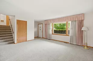 725 W 70th Ave, Merrillville, IN 46410 - Photo 6