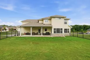 8605 Manor House Dr, Saint John, IN 46373 - Photo 2