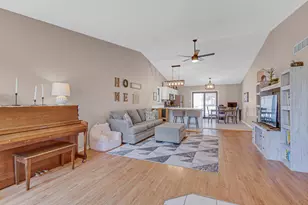 4942 W 93rd Ct, Crown Point, IN 46307 - Photo 2