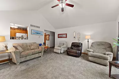 10856 N Makeever Drive E, Demotte, IN 46310 - Photo 4