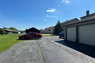 216 Plum Creek Dr, Schererville, IN 46375 - Photo 24