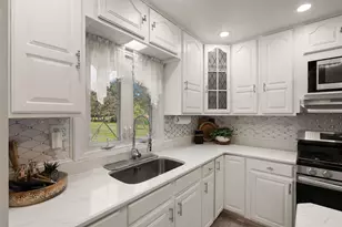 81 E Division Rd, Valparaiso, IN 46383 - Photo 14