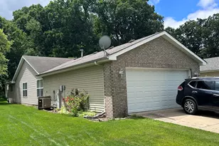 4411 W 92nd Pl, Merrillville, IN 46410 - Photo 2